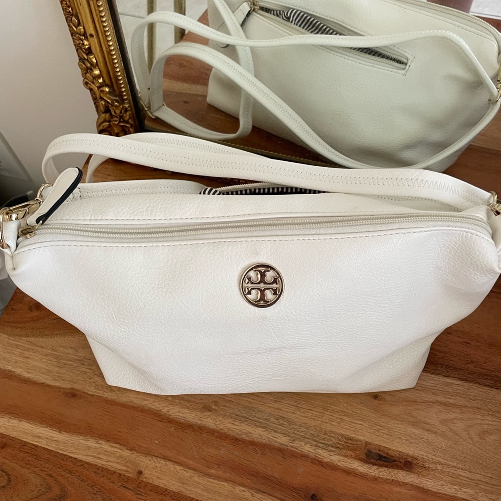 Faux Tory Burch White Leather Vintage Shoulder Bag